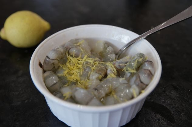 crevettes marinées à la plancha