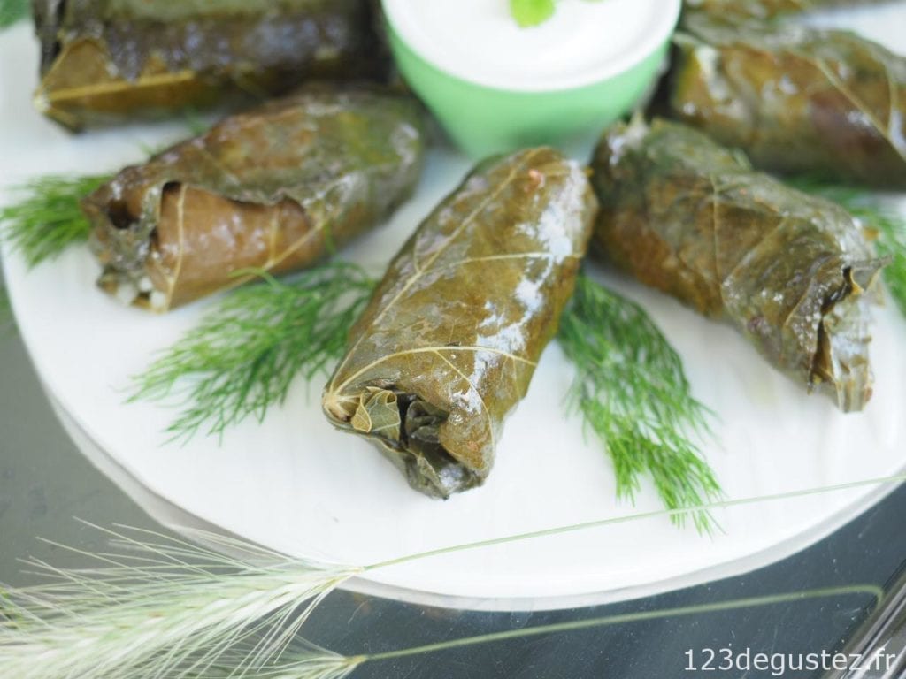 feuilles de vigne farcies - dolmadakia