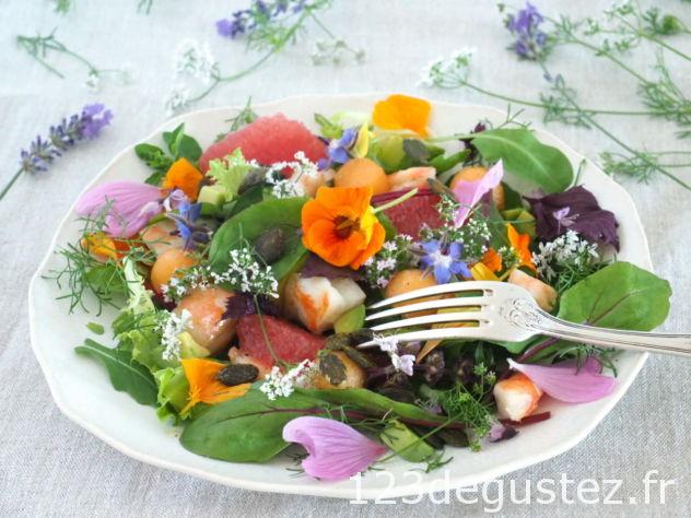 salade de fleurs et herbes