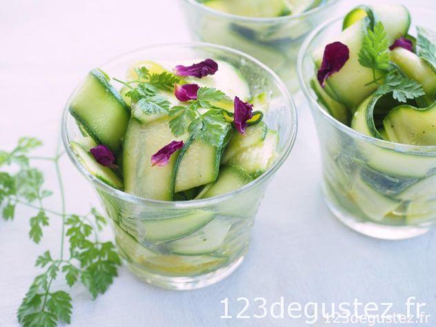 mini-courgettes-crues-marinées