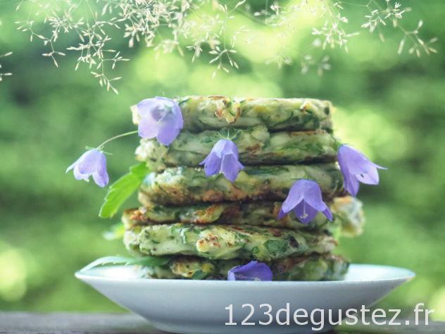 galette de courgette au roquefort et livèche