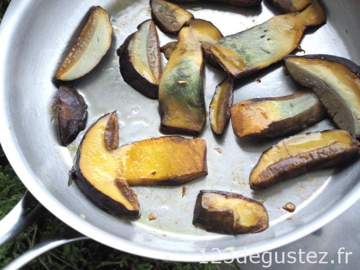 poêlée de champignons bolet à pied rouge