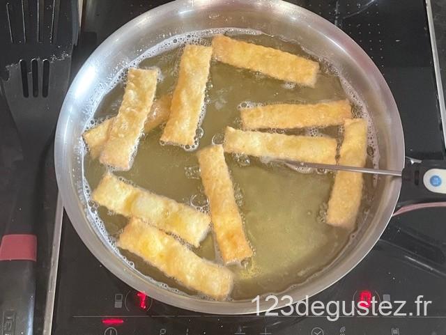 bugnes lyonnaises croustillantes